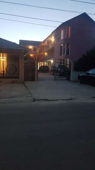 Гостевой дом Vila Dora Костинешти-1